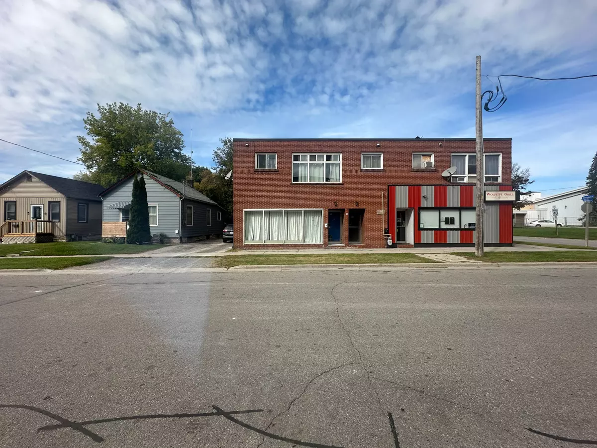 Oshawa, ON L1H 3T6,92 Wolfe ST #3B