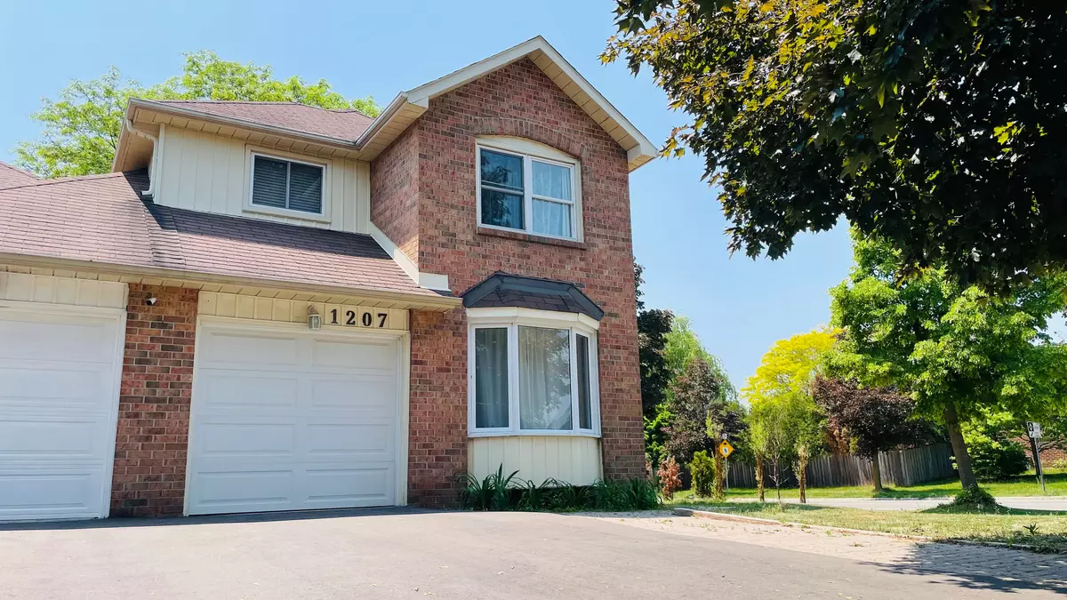 Oakville, ON L6M 1J3,1207 Potters Wheel CRES