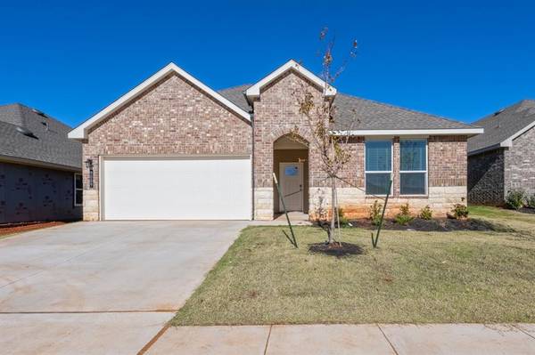 9032 NW 149th Terrace, Yukon, OK 73099