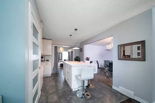 Winnipeg, MB R3R 1B2,559 Fairmont RD