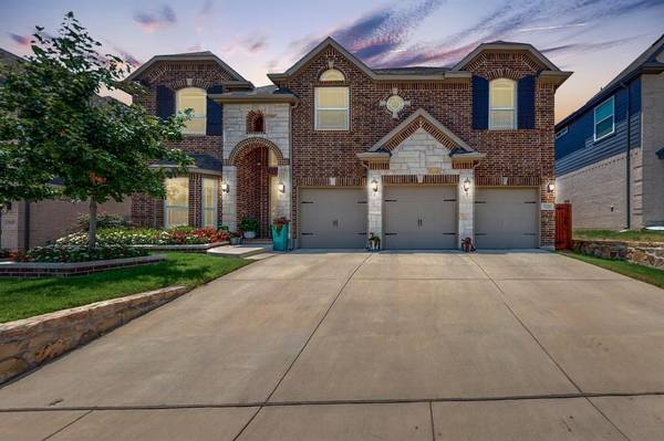 5221 Center Hill Drive, Fort Worth, TX 76179