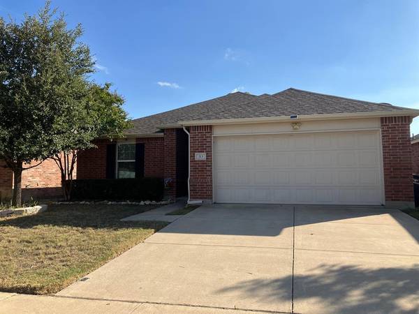 213 Fossil Bridge Drive, Fort Worth, TX 76131