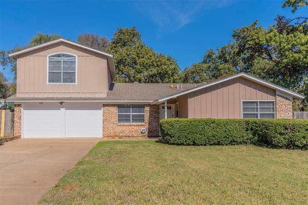 104 Jean Lane,  Euless,  TX 76040