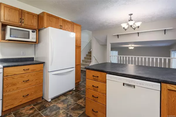 Comox, BC V9M 3R6,904 Islington Cres