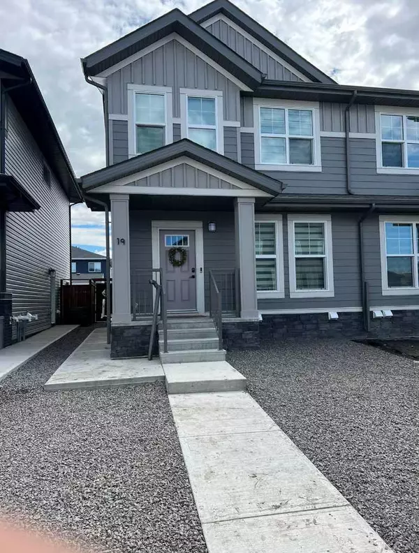 19 Walcrest ROW Southeast, Calgary, AB T2X 4L7