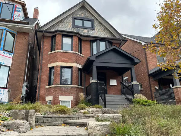 14 Rosemount AVE ##2, Toronto C02, ON M6H 2M1