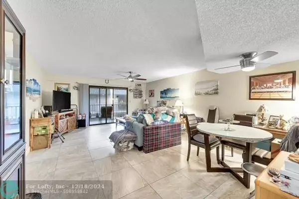 Deerfield Beach, FL 33442,119 Deer Creek Rd  #205