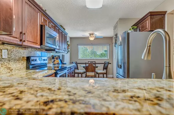 Lake Worth, FL 33467,4734 Lucerne Lakes Blvd  #302