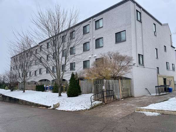 1016 Falgarwood DR #50, Oakville, ON L6H 2P5