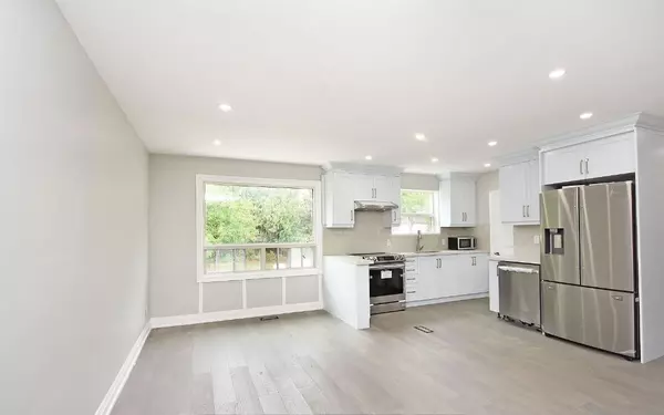 472 Samford PL, Oakville, ON L6L 4E8