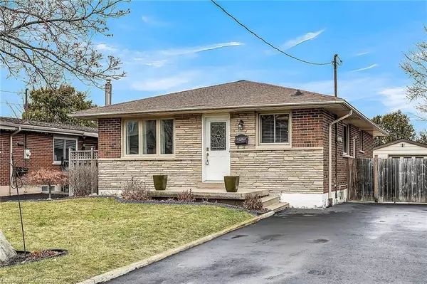 253 Thorner DR, Hamilton, ON L8V 2M6