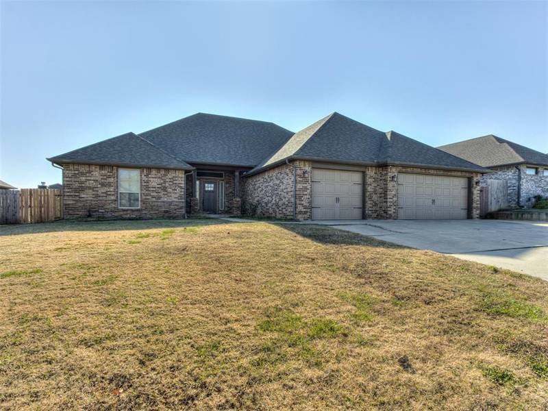 13140 Chinkapin Oak Place, Choctaw, OK 73020