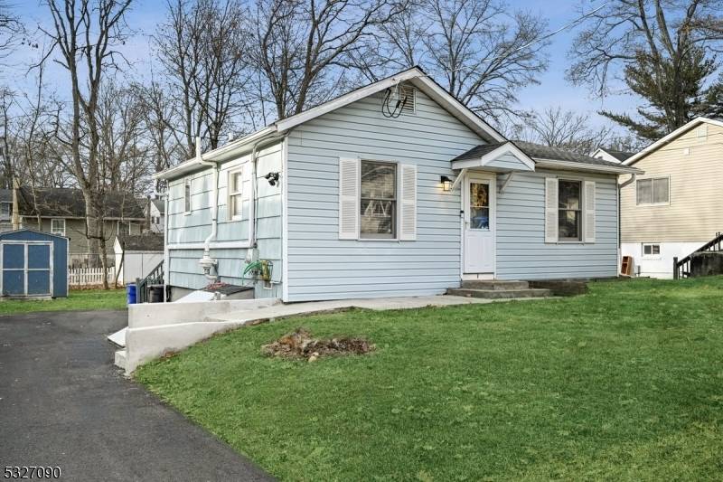 118 Lackawanna Trl, Hopatcong Boro, NJ 07843