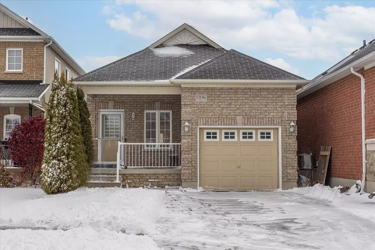 Oshawa, ON L1K 0B6,1306 Macinally CT