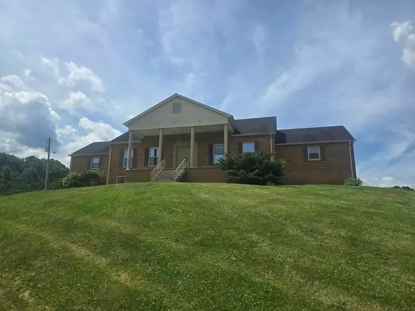 689 Ascue Road, Cedar Bluff, VA 24609