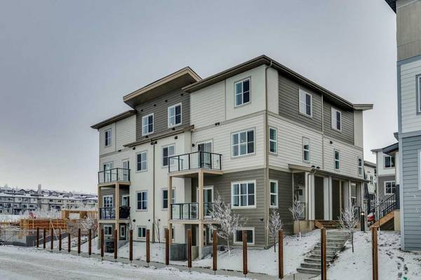 2117 81 ST Southwest #88, Calgary, AB T3H3V8