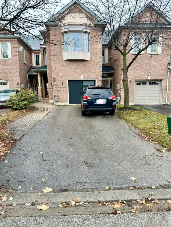 8 Mary Gapper CRES, Richmond Hill, ON L4C 7L9