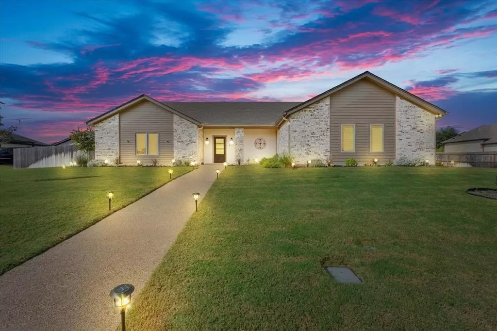 Crawford, TX 76638,493 Twisted Oak Lane