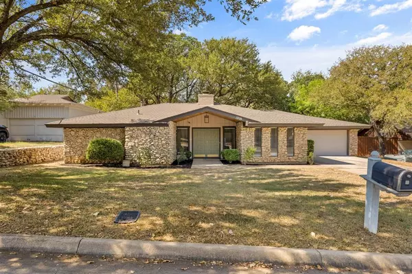 1209 Wade Drive, Bedford, TX 76022