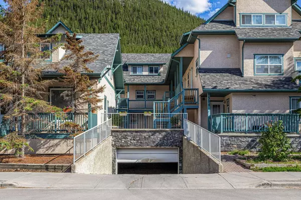 Banff, AB T1L1E3,504 Banff AVE #7