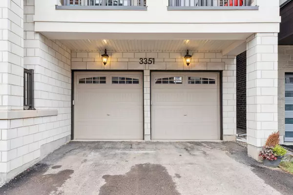 Oakville, ON L6M 5L8,3351 Harasym TRL