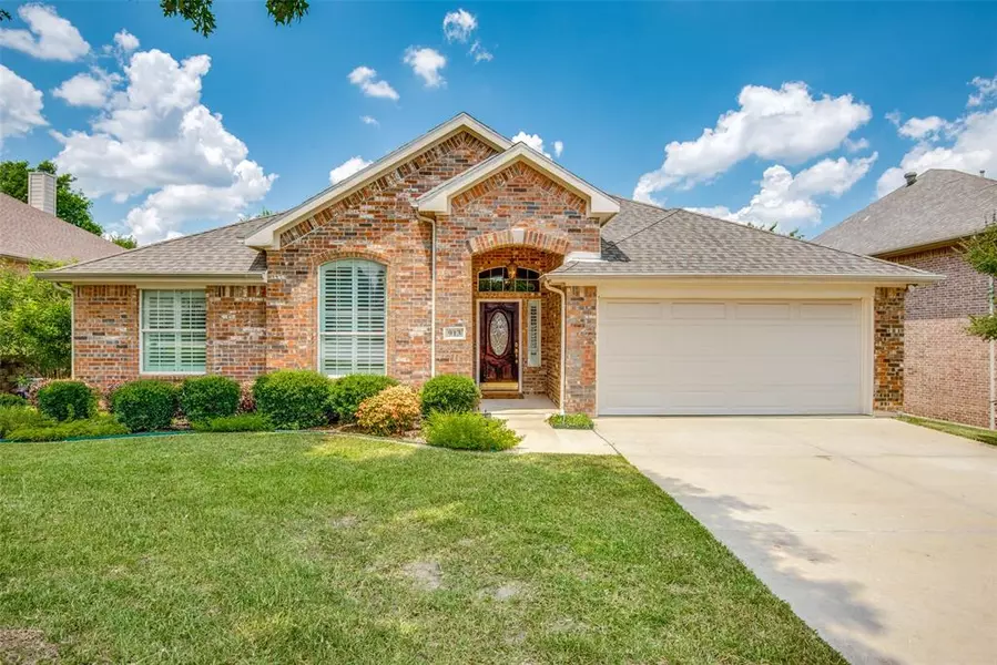 913 Ascension Drive, Hurst, TX 76053