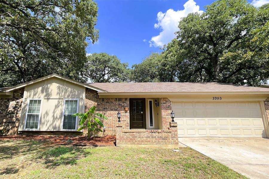 3703 Mahonia Court, Arlington, TX 76017