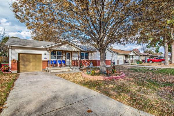 776 Cullum Avenue, Hurst, TX 76053