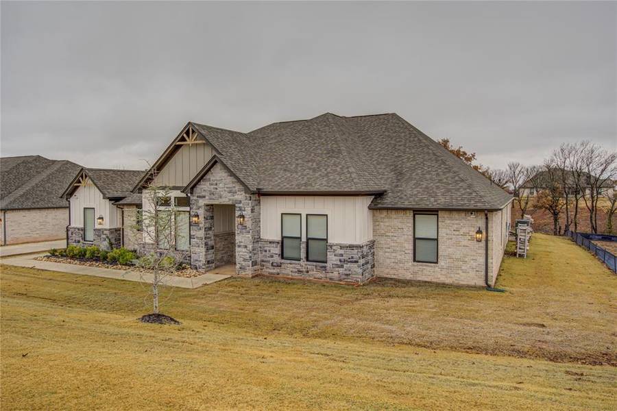 2285 Cottage Lane, Blanchard, OK 73010