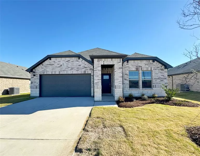 305 Canyon Oaks Drive, Greenville, TX 75402