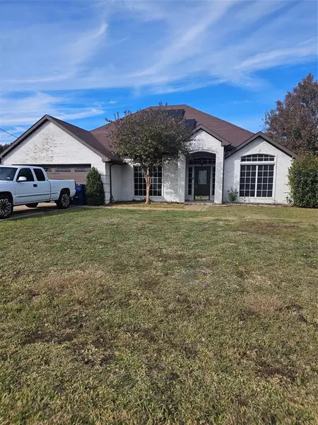 116 Country Drive, Waxahachie, TX 75165