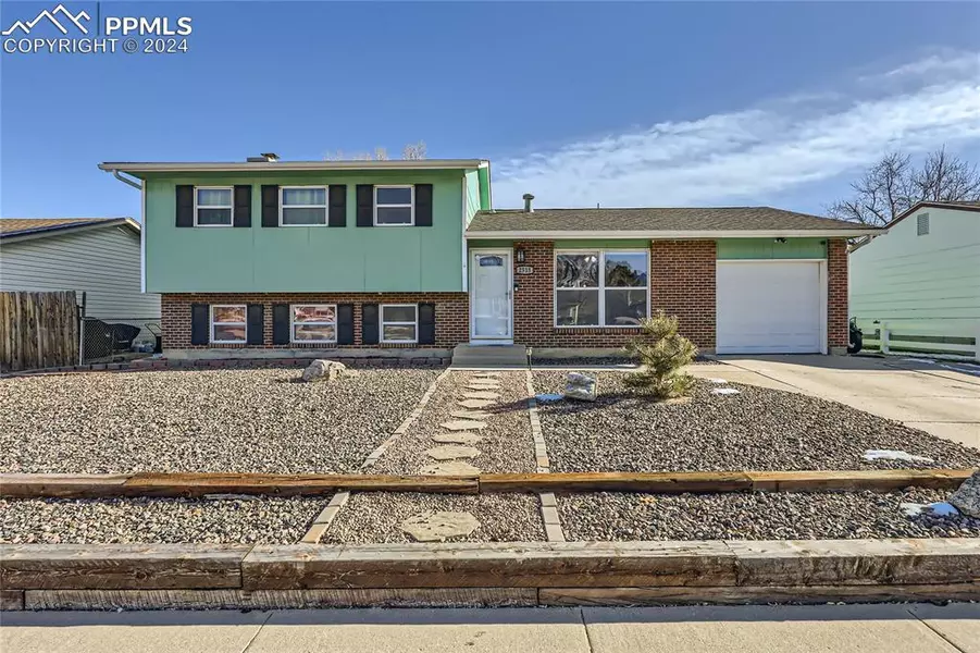 2515 Bellamy ST, Colorado Springs, CO 80916