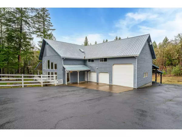 Grants Pass, OR 97526,940 SHADOW HILLS DR