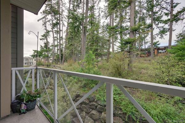 View Royal, BC V9B 0S8,1900 Watkiss Way #206