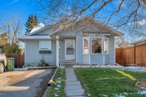 216 Deersaxon CIR SE, Calgary, AB T2J 6R5