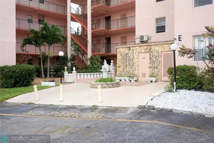 2851 Somerset Dr  #207, Lauderdale Lakes, FL 33311