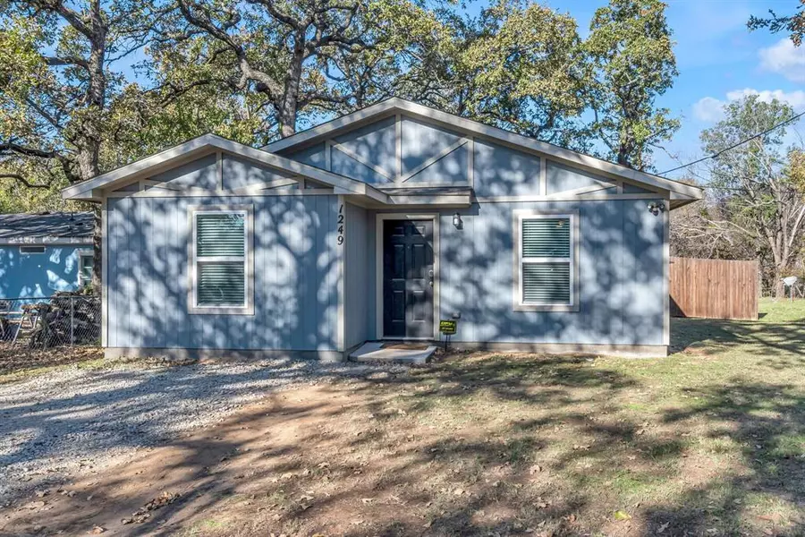 1249 Lindale Terrace, Pelican Bay, TX 76020