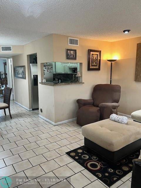 Sunrise, FL 33322,9081 Sunrise Lakes Blvd  #216