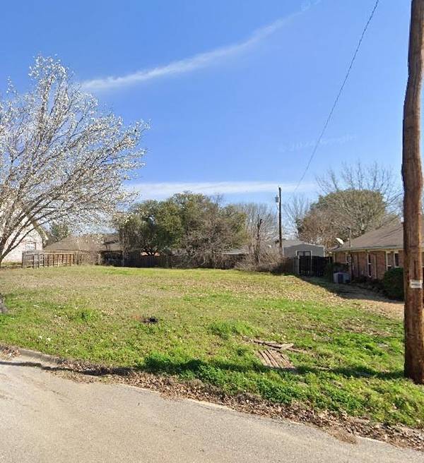 1730 Clearbrook Lane, Corsicana, TX 75110