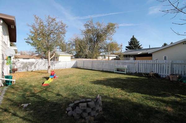 Coaldale, AB T1M 1B4,2107 10 ST