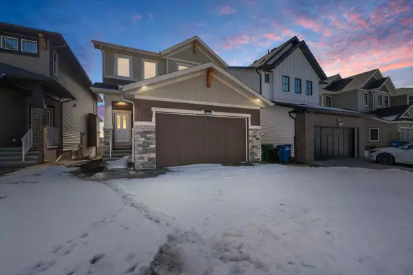 696 Reynolds CRES Southwest, Airdrie, AB T4B4B2