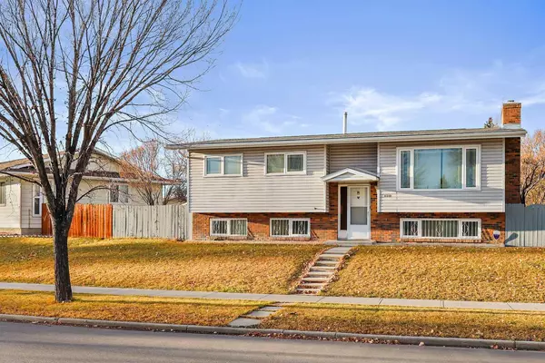 6312 Rundlehorn DR NE,  Calgary,  AB T1Y 1M7