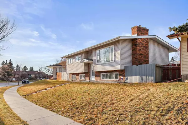 Calgary, AB T1Y 1M7,6312 Rundlehorn DR NE