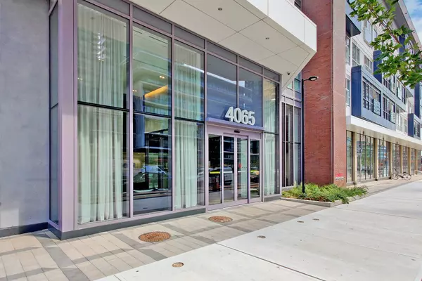 Mississauga, ON L5B 0L4,4065 Confederation Pkwy #417