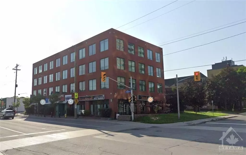 West Centre Town, ON K1Y 3C5,1066 SOMERSET ST #303