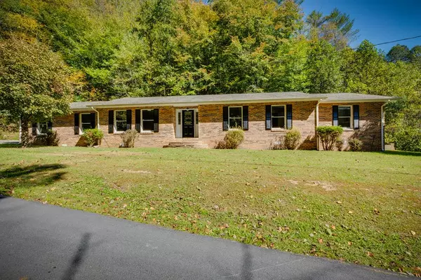 1078 Joe Hollow Road, Vansant, VA 24656