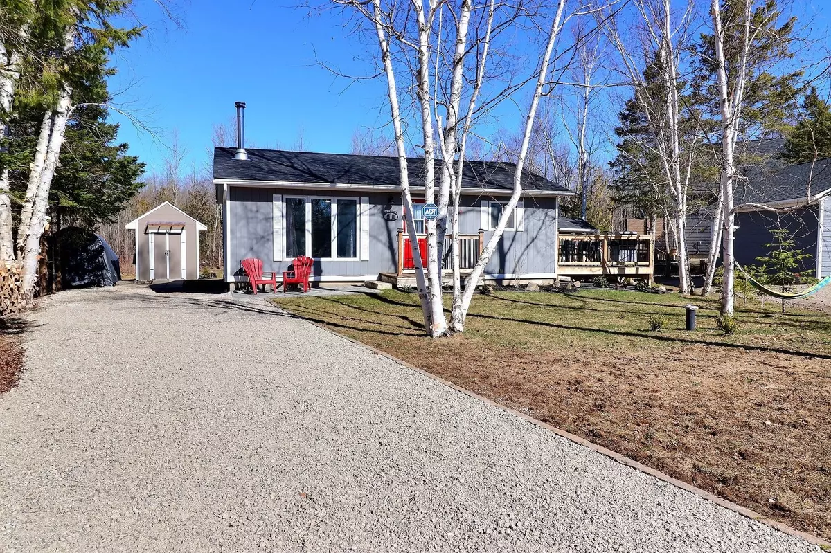 Northern Bruce Peninsula, ON N0H 1Z0,137 Maple DR