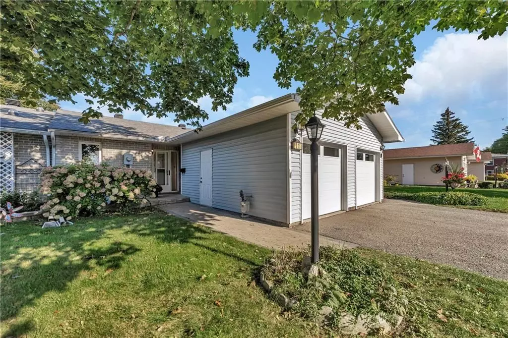 Lanark, ON K7H 3M3,11 LALLY LN