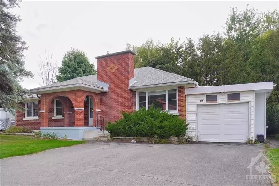 824 IROQUOIS RD, Mckellar Heights - Glabar Park And Area, ON K2A 3N2