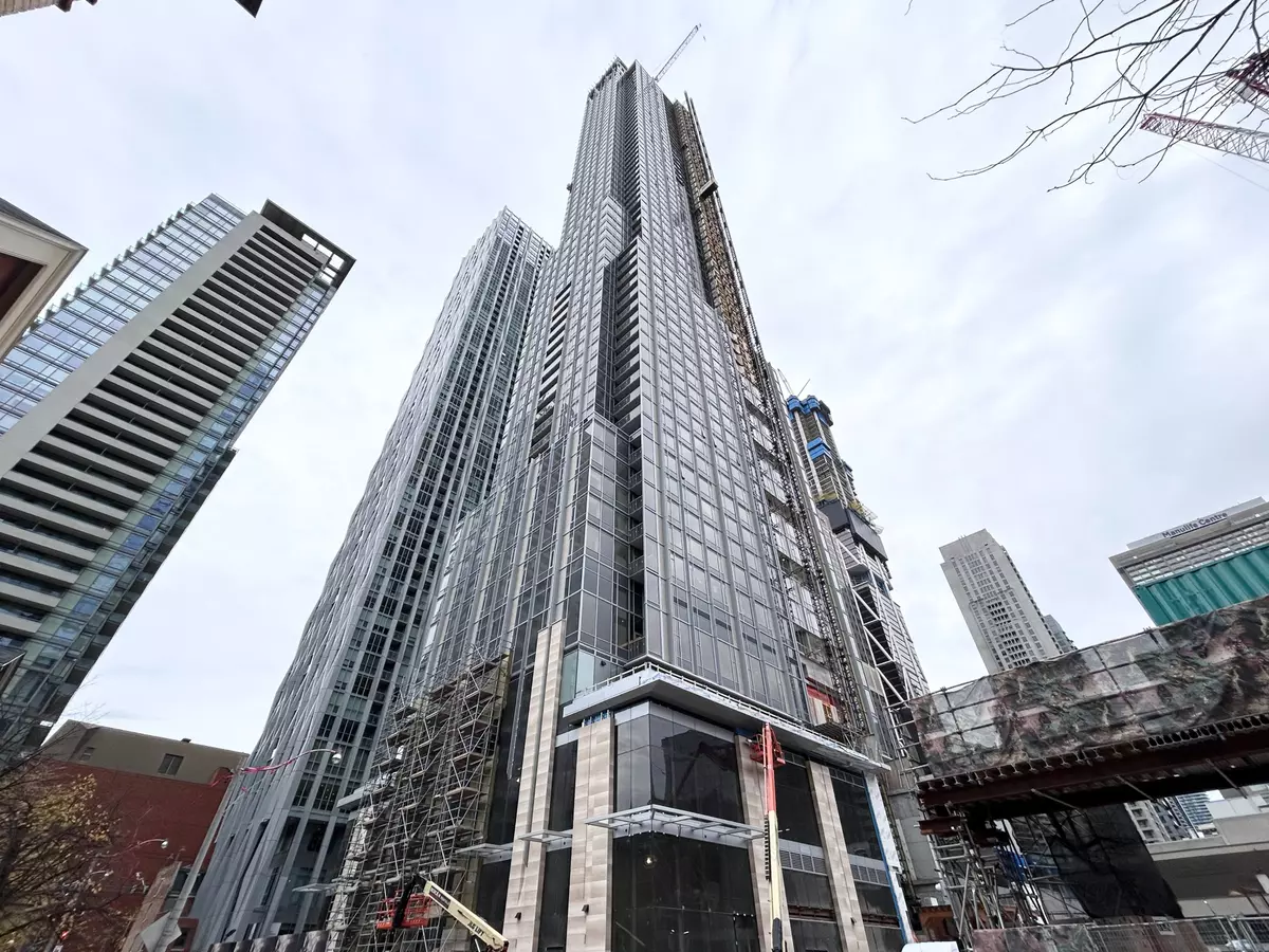 Toronto C02, ON M4W 0B7,11 Yorkville AVE #1011